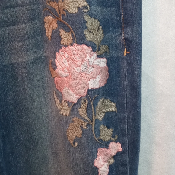 Code bleu embroidered floral jeans - Picture 4 of 6